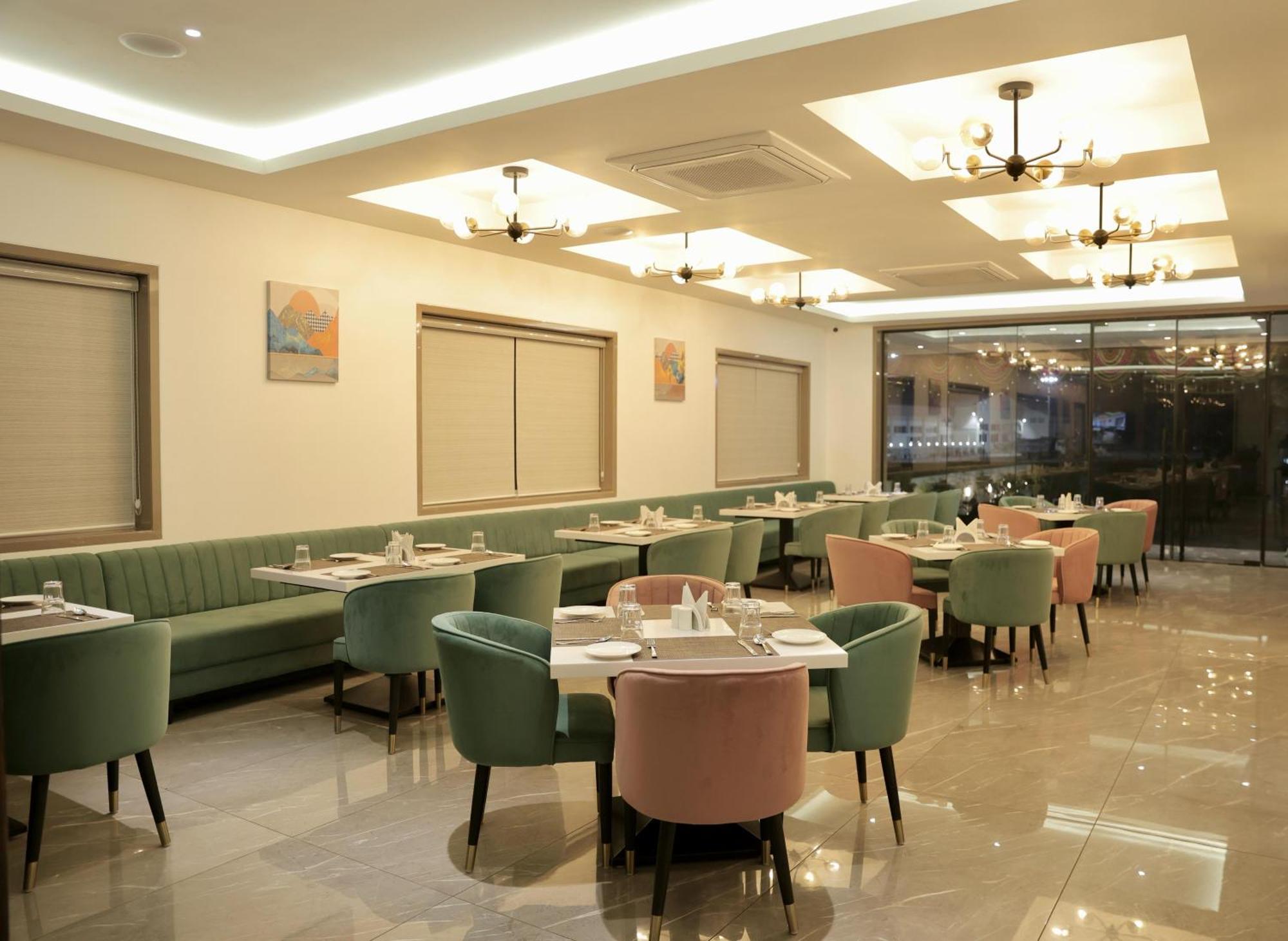 Hotel Carnival Parbhani Zewnętrze zdjęcie