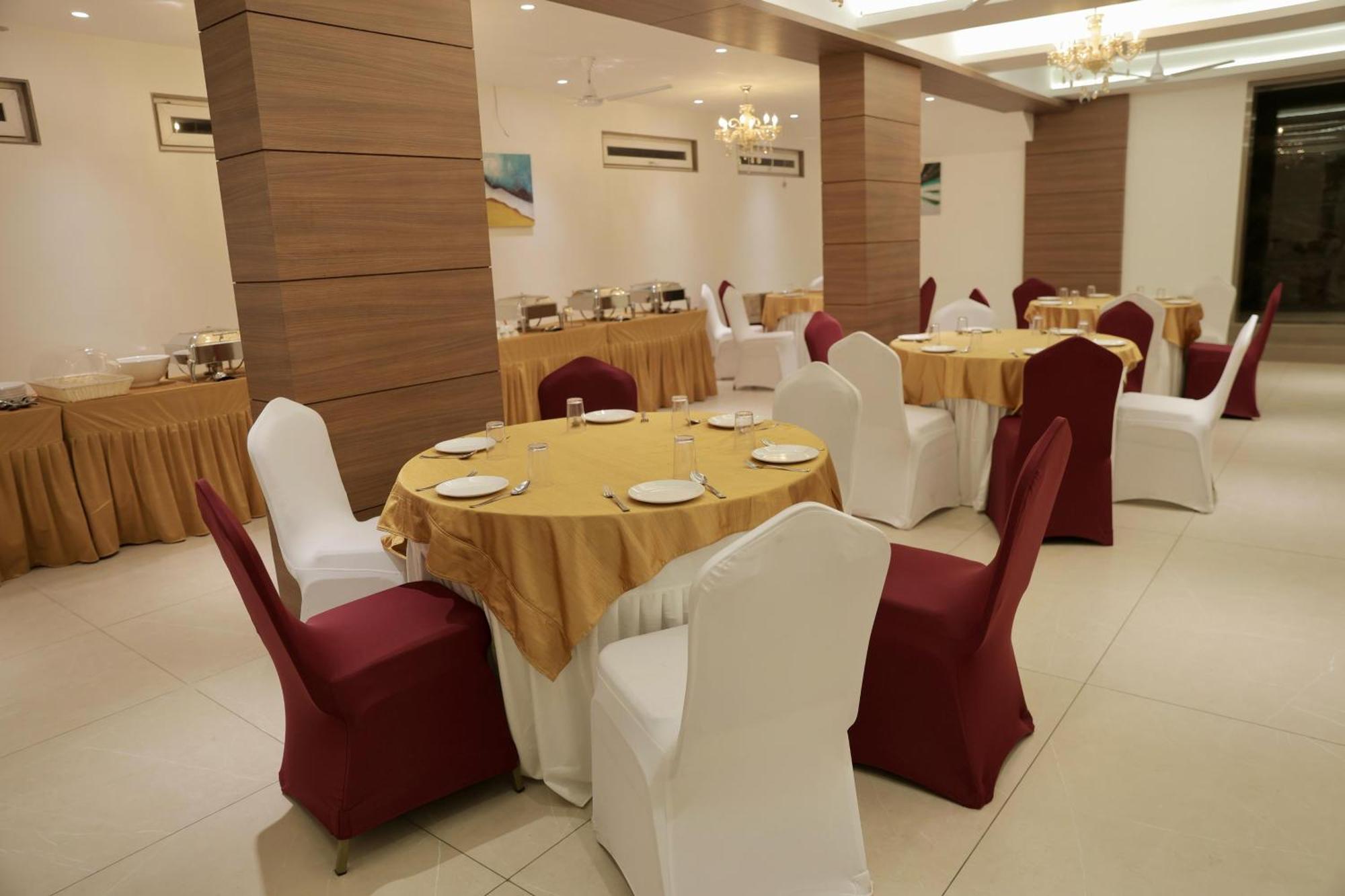 Hotel Carnival Parbhani Zewnętrze zdjęcie
