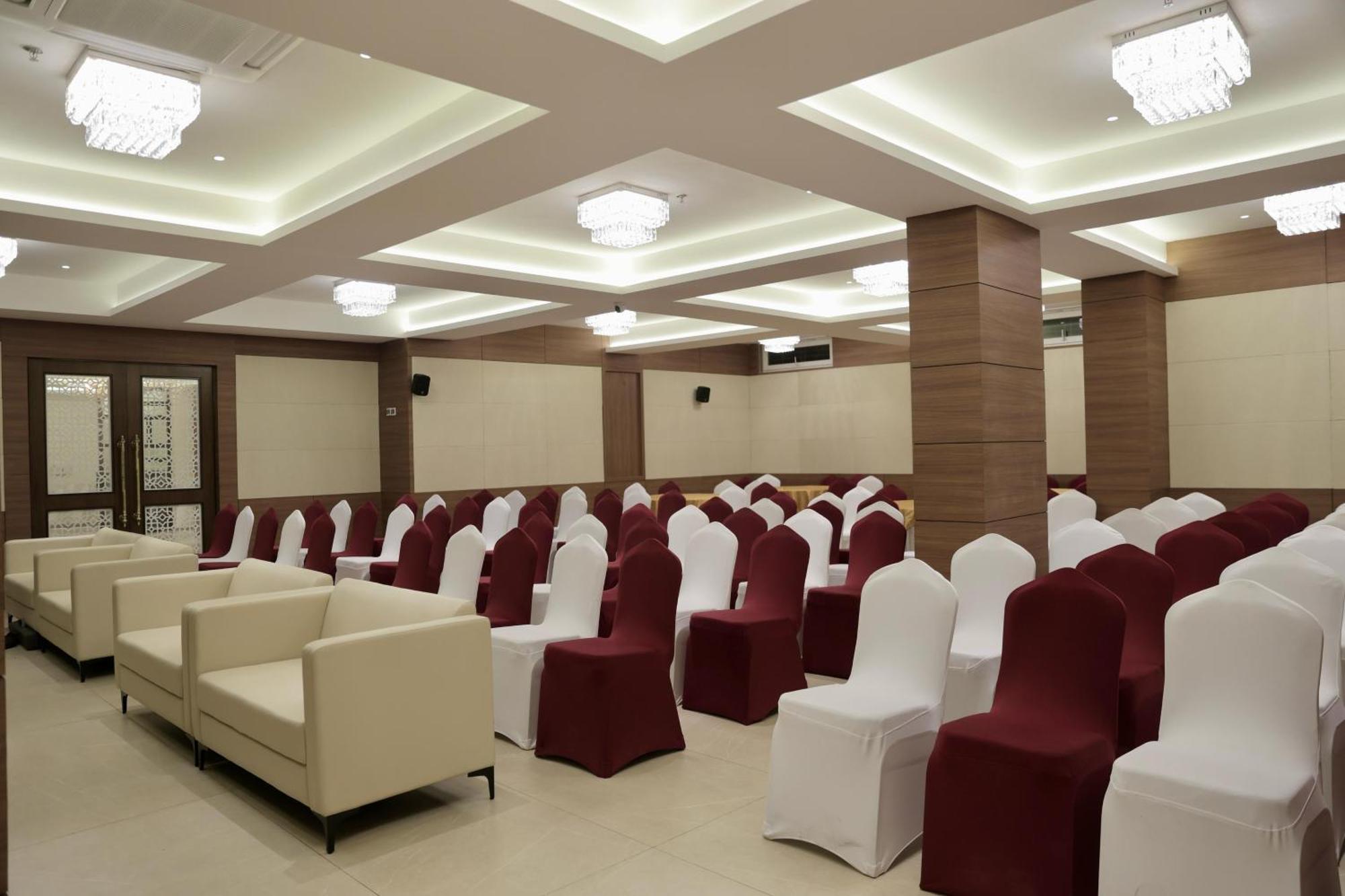 Hotel Carnival Parbhani Zewnętrze zdjęcie