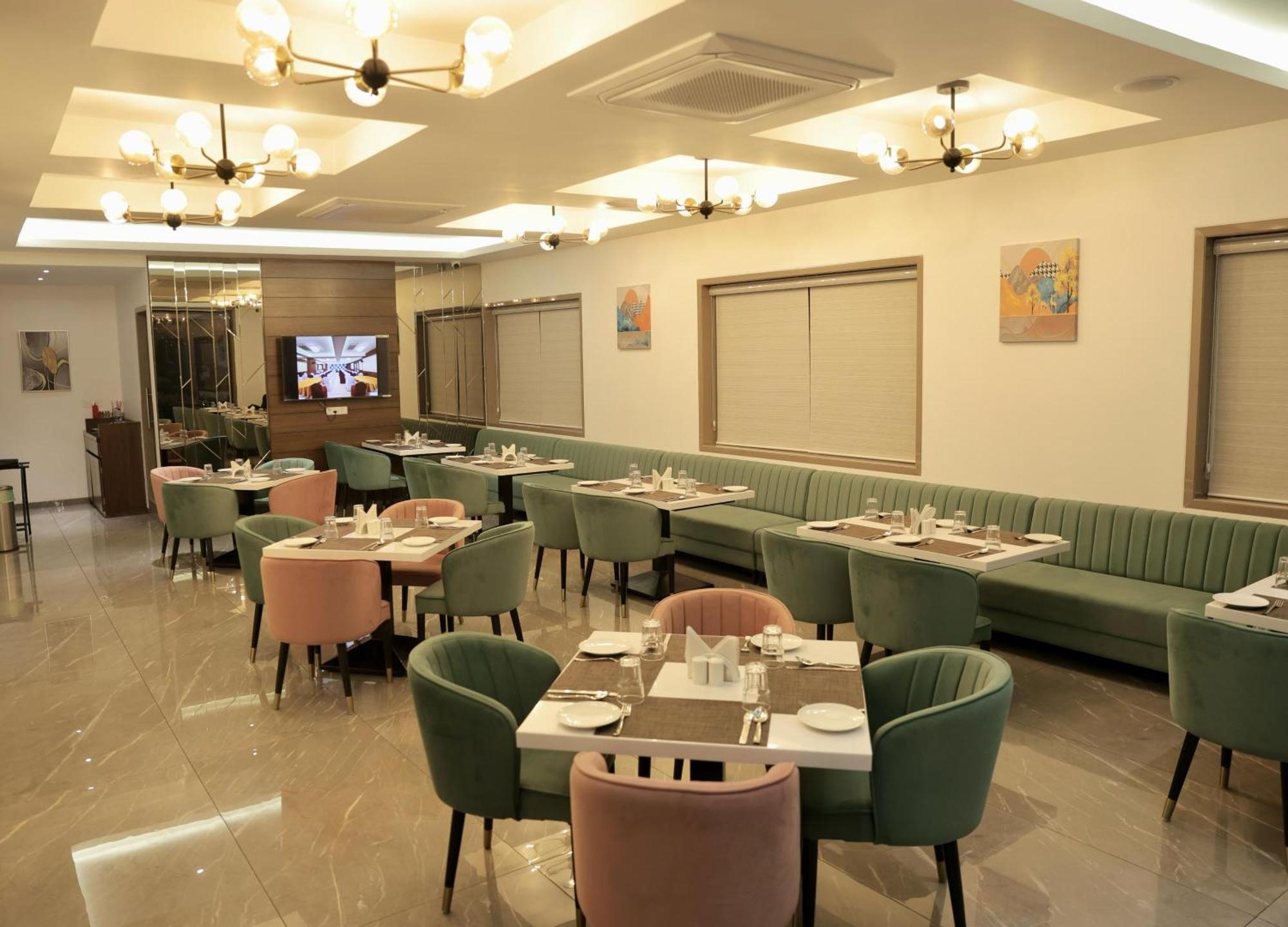 Hotel Carnival Parbhani Zewnętrze zdjęcie