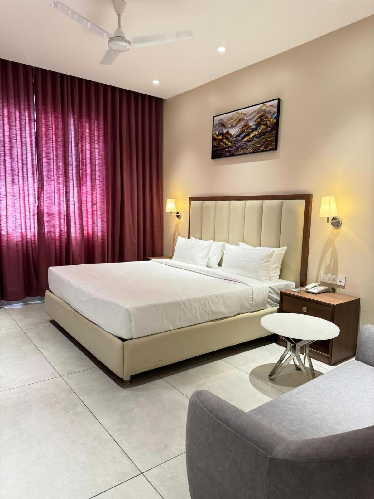 Hotel Carnival Parbhani Zewnętrze zdjęcie