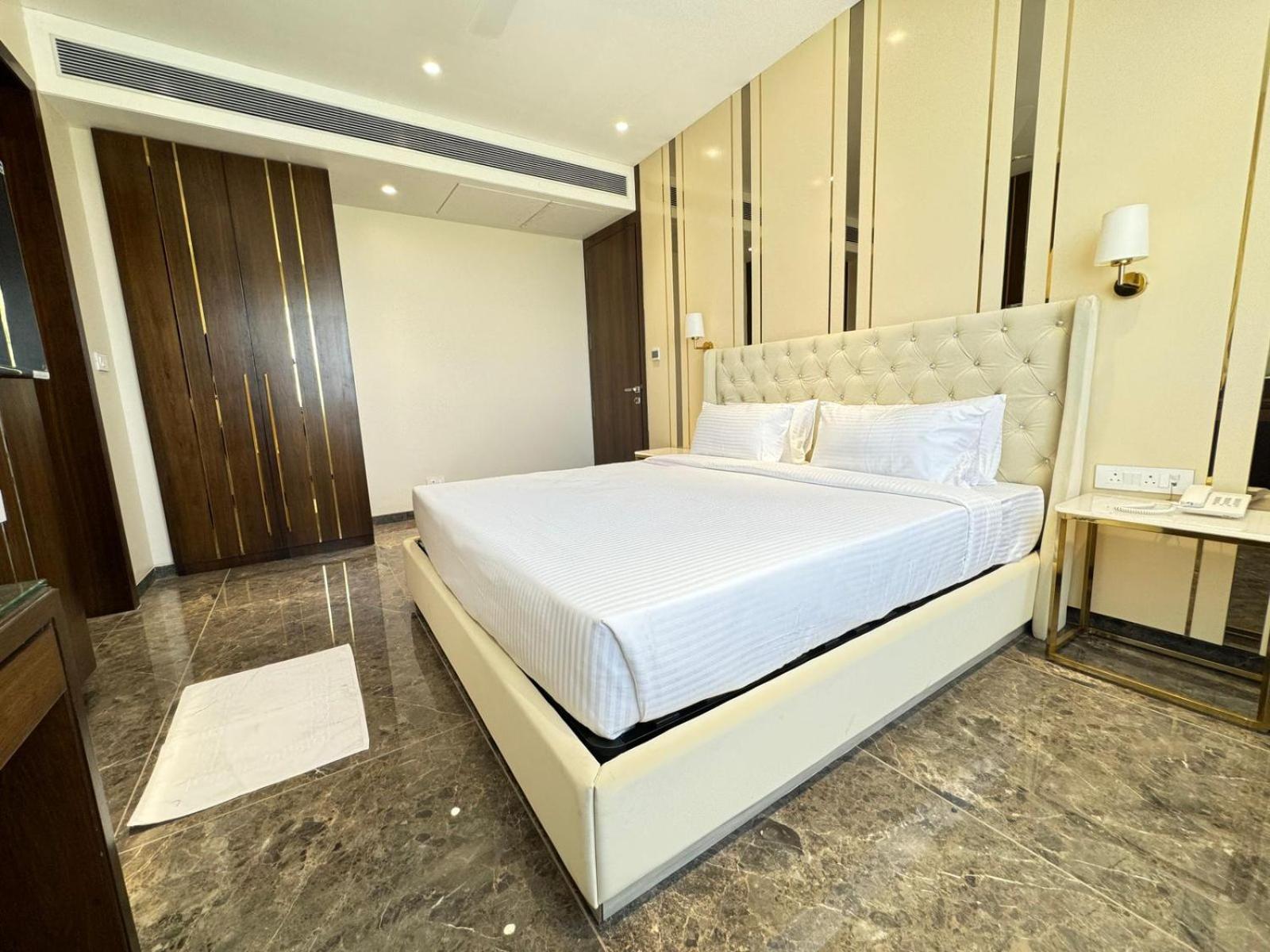 Hotel Carnival Parbhani Zewnętrze zdjęcie